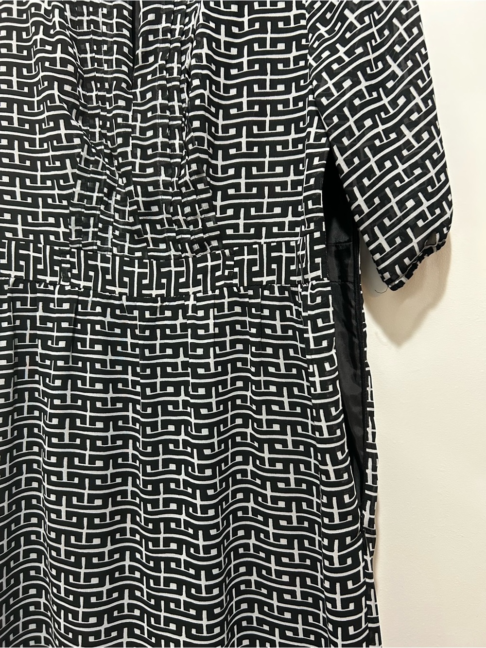 Ann Taylor Petite Black and White Geometric Print Petite Dress - Picture 4 of 5